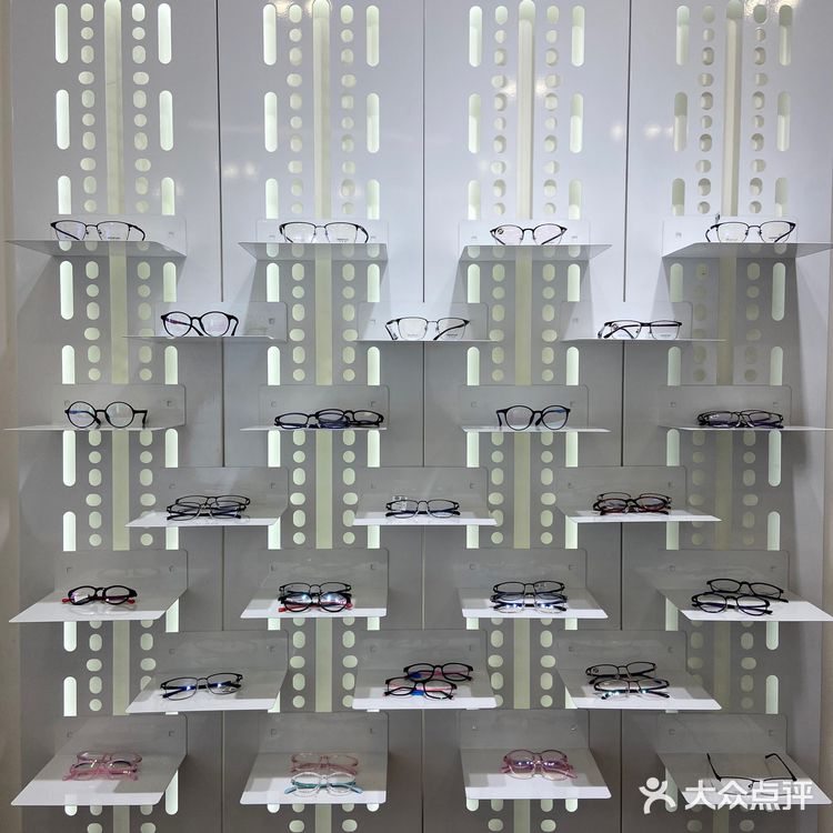 造寸眼镜店