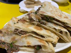 饼夹肉-老红桥炸灌肠牛肚锅烧烤(定福庄店)