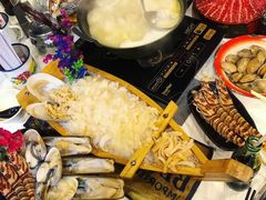 -鲜入围煮花胶鸡海鲜火锅