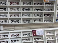 -诺柯视眼镜-蔡司依视路官方工厂店(淞南一店)