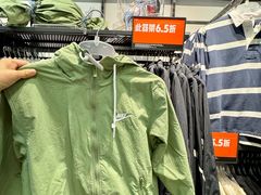-百年港湾奥特莱斯(香炉礁店)
