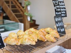 蒜香黄油卷-沁屋面包店(人民东路店)