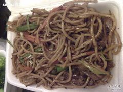 黑椒牛柳炒意粉-港式金翠茶餐厅
