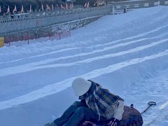 -采薇庄园四季滑雪场