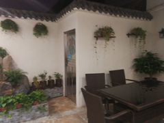 -鲁班小馆(政四街店)