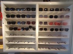 -天空之镜眼镜店蔡司依视路授权店(天通苑店)