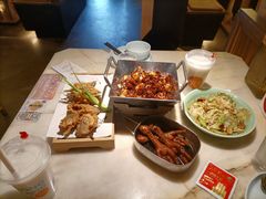 -弄堂里(西溪龙湖天街店)