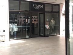 -URBAN REVIVO(北京斯普瑞斯奥特莱斯店)