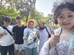 -一揽芳华汉服旗袍体验馆(拙政园店)