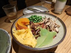 葱香牛肉粒暖碗-上芽食集(德思勤店)