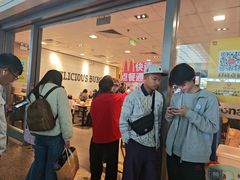 -麦当劳(上海虹桥站30B检票口楼上)