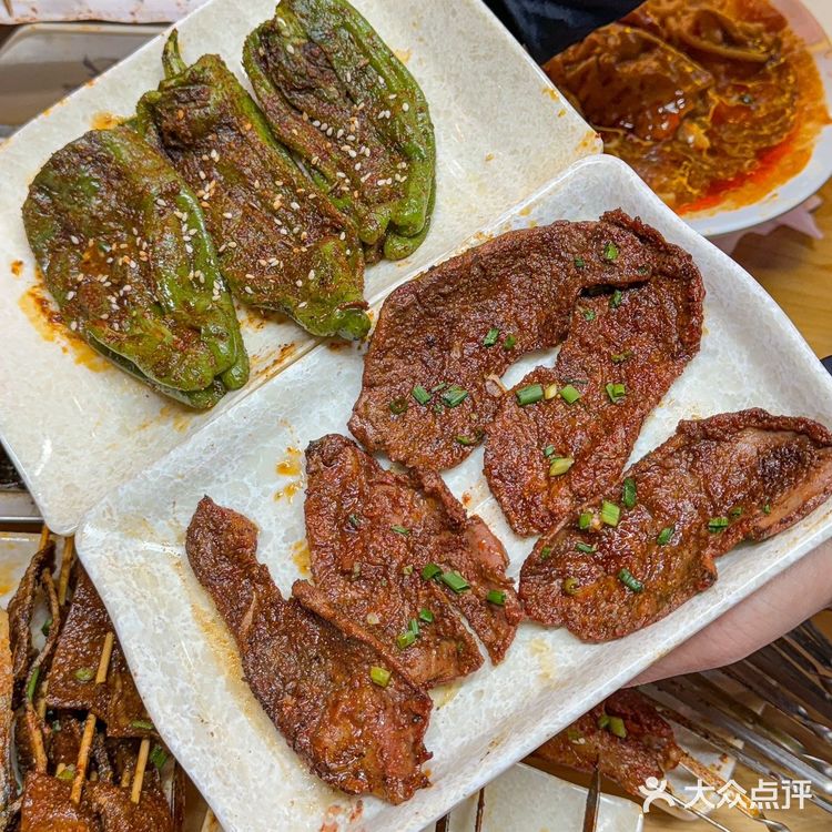 来猜店:烧烤、开了十几年、招牌烤鸡翅!