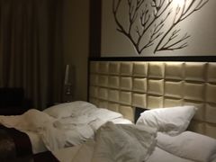 -昆明朗威酒店(昆明站火车站双桥夜市风情街店)