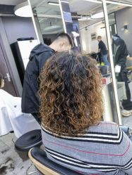 点击看大图 -藤野造型烫发染发