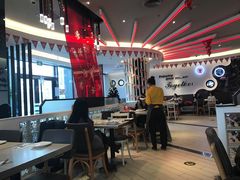 大堂-必胜客(绿地新都会店)