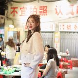 请我在这么破的地方吃饭，你没事儿吧❓