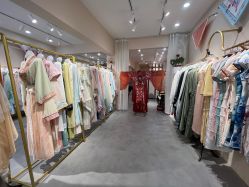 -一揽芳华汉服旗袍体验馆(拙政园店)