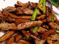 茶树菇炒牛柳条-万龙洲海鲜(大兴绿地缤纷城店)