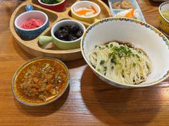 -裕兴记·蟹黄面馆养育巷精选店面馆