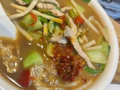 -牛八宝桂林米粉(八里庄店)