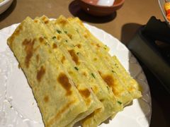 葱油饼-东口码头·烧鸽子·鱼头泡饼·地方菜(金鹰悦城店)
