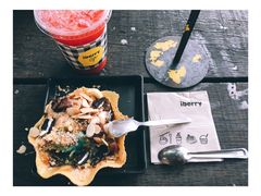 -莓园冰淇淋店