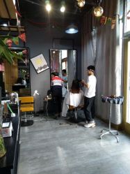 -MOVAN  HAIR莫凡匠人发型屋