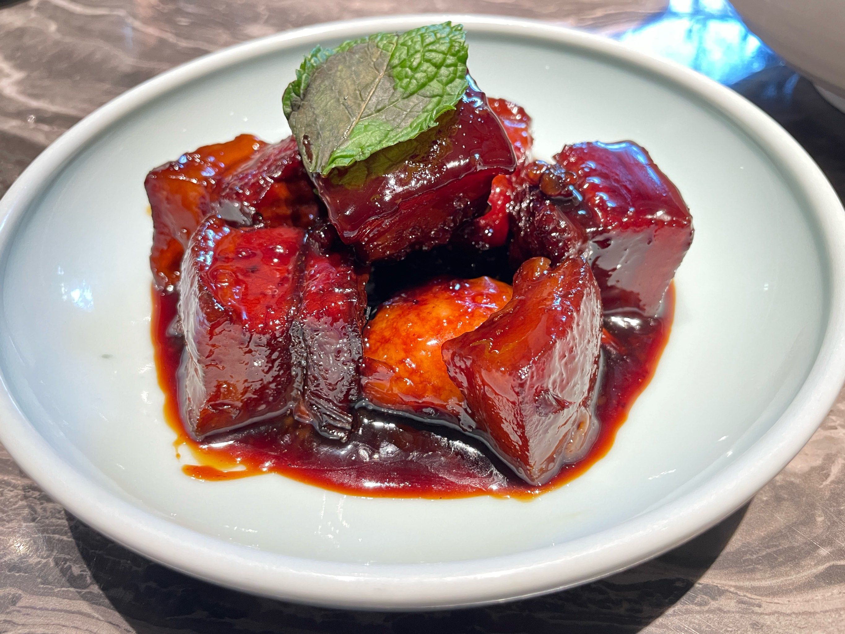 好吃到起飞,红烧肉酥烂不腻,一口下去香汁