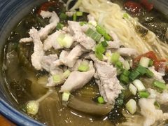 酸菜肉丝面-四季小馆·地道北京小吃(广百店)