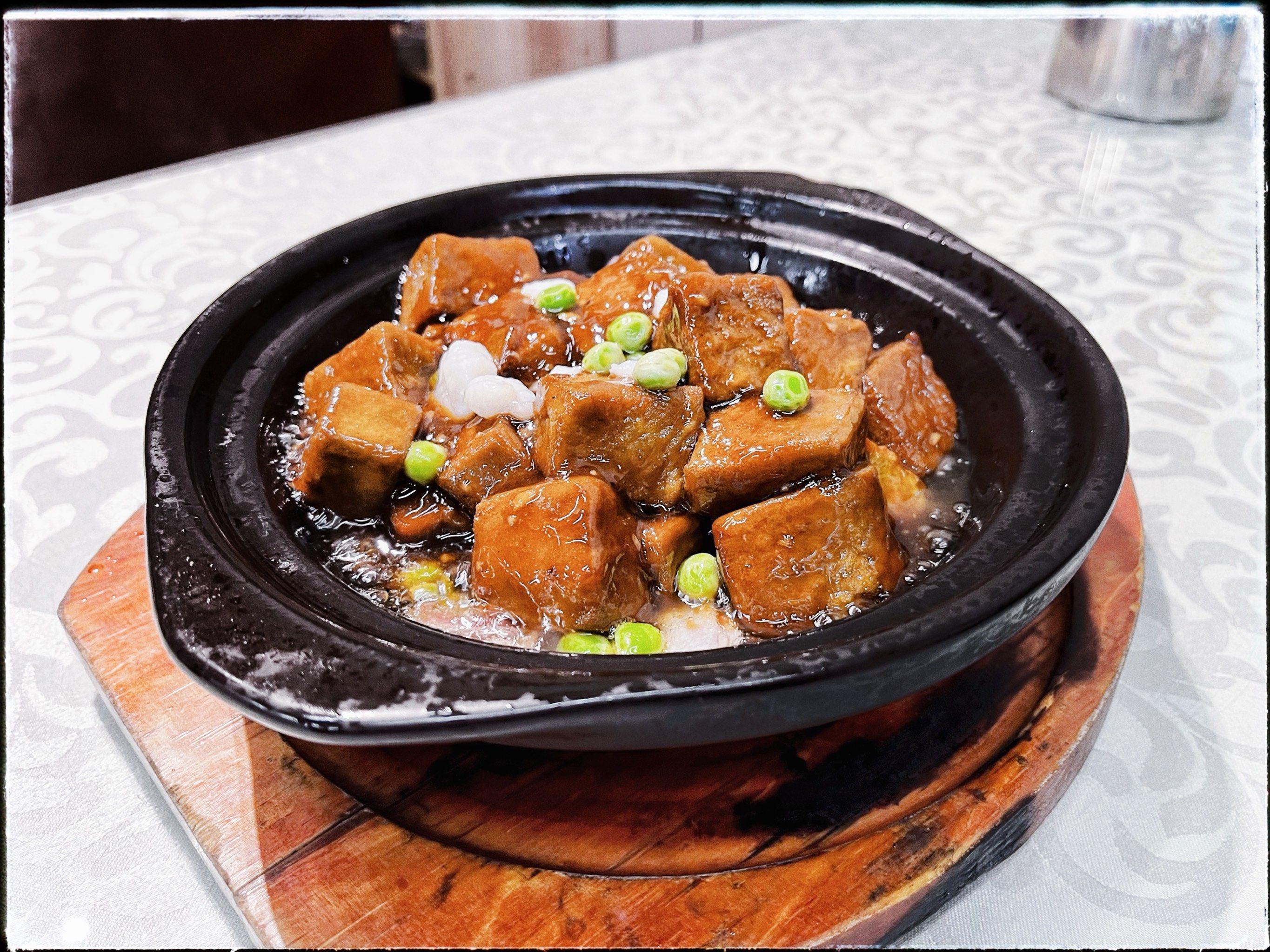 酱排骨差异性不大的,但这款石锅豆腐能成为