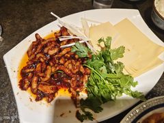 -靠山屯东北农家菜(八龙桥雅苑店)