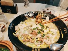 -渔语鱼酸菜鱼新川菜(来福士店)