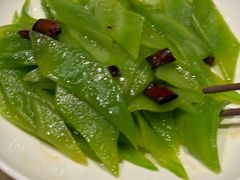 -渝信川菜 · 川味家常菜(财富购物中心店)