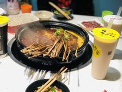 -钢管厂五区小郡肝串串香(奥克斯广场锦城万达店)