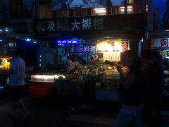 -六合夜市