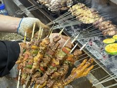 -江湖亮亮蒸虾大排档烤全羊清真(武汉总店)