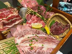 -山川小町·极番烧肉(新地假日广场店)