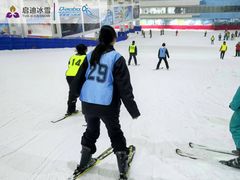 -乔波室内滑雪场