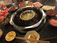 -邓莽子老火锅(中兴路总店)