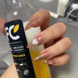 -桃子的美甲店