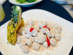 燕麦凤梨-馋遇江南·精致湖景雅宴(东方之门店)