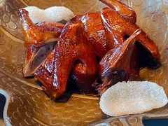 蝴蝶里招牌乳鸽-蝴蝶里·粤菜·点心(龙湖天街&滨江店)