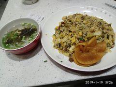 酸菜牛肉炒饭-牛吃草牛肉面(甬港南路店)