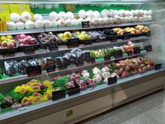 面包甜点陈列柜-一亩鲜生(凤屿店)