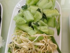 -荣吉招牌自助骨头锅(顾乡店)