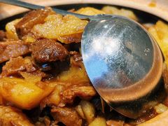 牛腩土豆砂锅煲-福巷湘食小馆·猛火现炒(上海首店)
