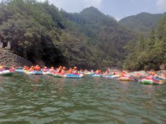 -仙人谷漂流景区