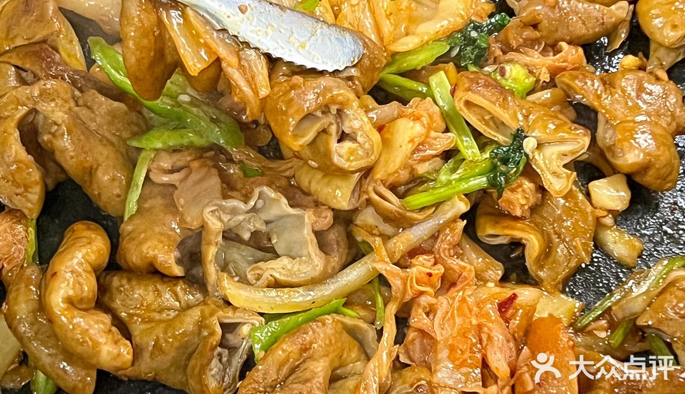 啊啊啊！在东门吃到了超好吃的烤肉[流泪]人均50！