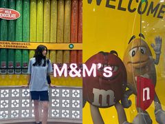 -m豆巧克力世界(上海世茂广场店)