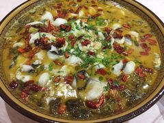 -新天明砂锅鱼头煲